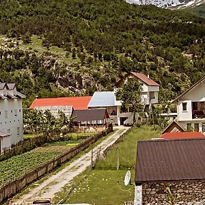 Skender Selimaj Guest house Valbone